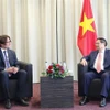 El primer ministro vietnamita, Pham Minh Chinh, recibió a Jevgeni Kabanov, presidente de grupo Bolt. (Foto: VNA)