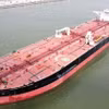 Un buque mercante de propiedad malasia transita por el estrecho de Ormuz tras obtener el salvoconducto. (Foto: Internet)