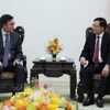 El viceprimer ministro Ho Quoc Dung recibe a Yongsoo Huh, vicepresidente del consejo de administración y director general del grupo energético GS de Corea del Sur. (Fuente: VNA)