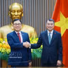 El primer ministro vietnamita, Le Minh Hung, (derecha) recibe al embajador saliente de Corea del Sur en Vietnam, Choi Young Sam. (Fuente: VNA)