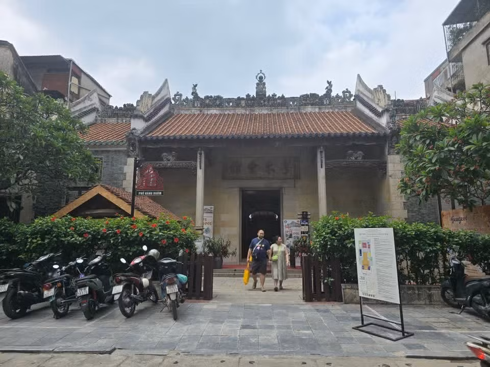 Los días 2 y 3 de mayo, el proyecto Họa sac Kinh Ky organiza una exposición y talleres para aprender la técnica de las pinturas Hang Trong, además de presentar diversos productos elaborados con papel dó. (Foto: Hai Ha)