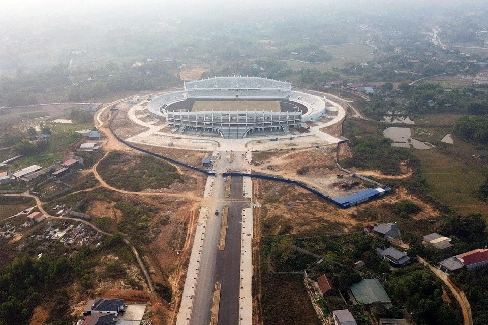 El acceso al estadio, con una carretera de cuatro carriles, ya está terminado. (Foto: Quoc Khanh/VNA)