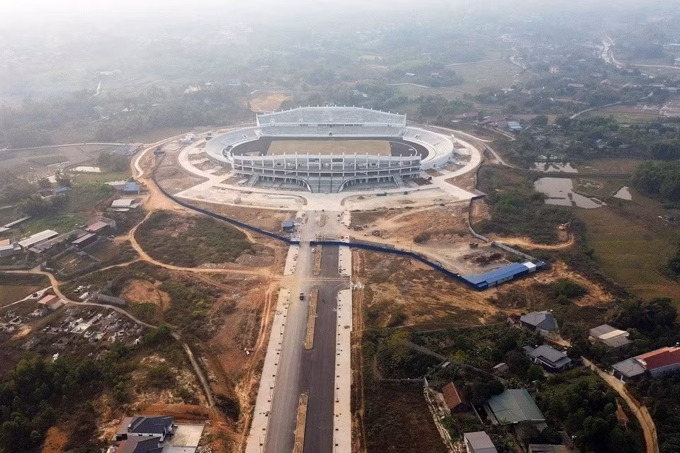 El acceso al estadio, con una carretera de cuatro carriles, ya está terminado. (Foto: Quoc Khanh/VNA)