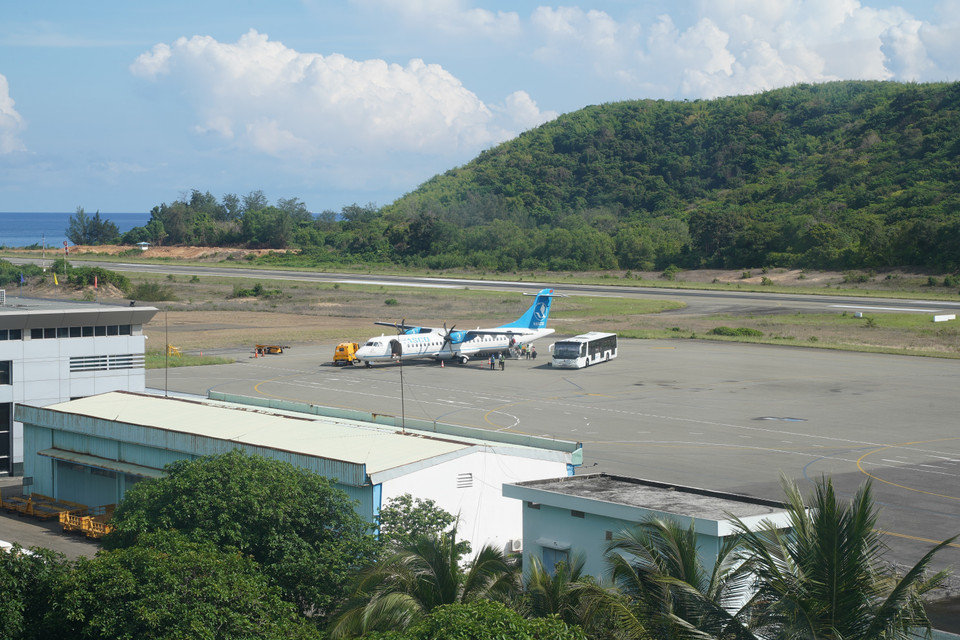 El aeropuerto de Con Dao cuenta con una pista de despegue y aterrizaje de 1.830 m de longitud, recibiendo aeronaves ATR72 y equivalentes. Fotografía: Huynh Son-VNA