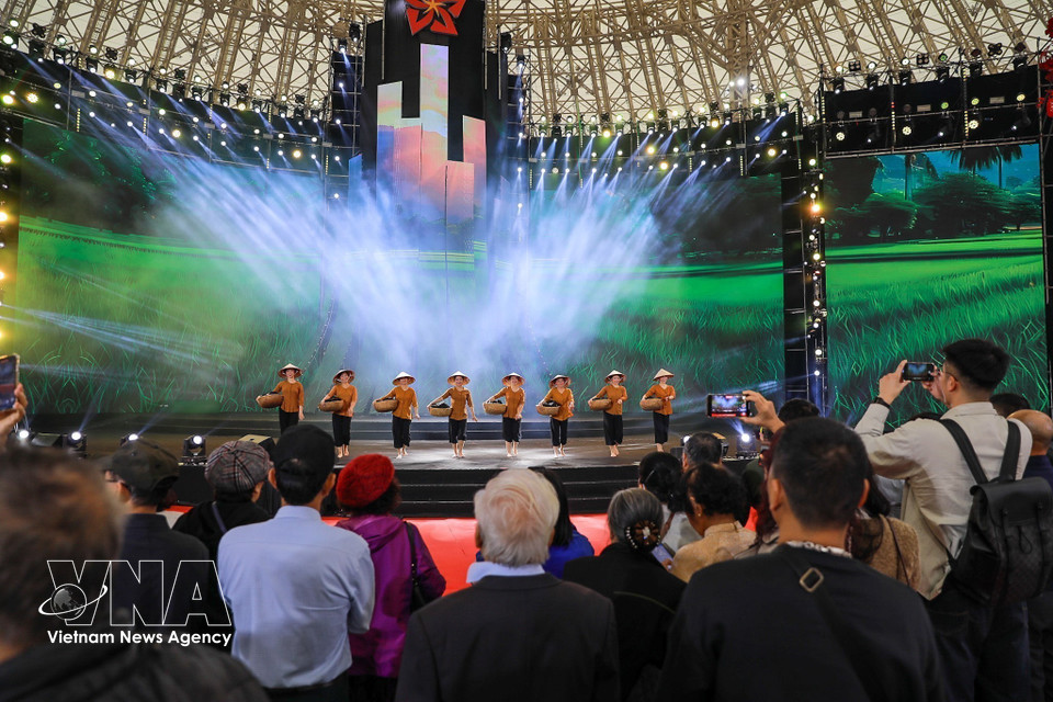 Una actuación en el programa. Foto: Khanh Hoa – VNA