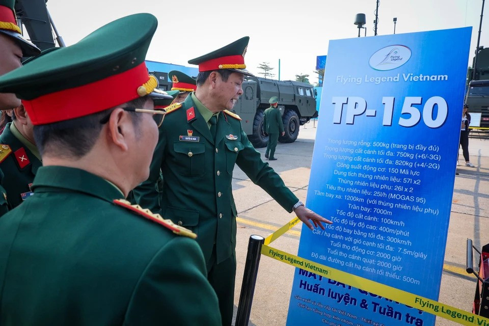 El primer avión de entrenamiento y patrulla producido en Vietnam ha llamado la atención de unidades especializadas. (Foto: Hoai Nam/Vietnam+)