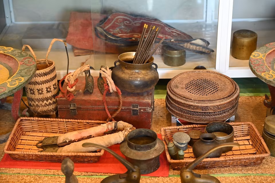 Antigüedades valiosas expuestas en el Museo de Antigüedades de Mui Ne. Foto: Hong Hieu – VNA