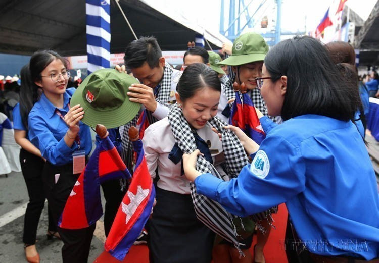 Ceremonia de bienvenida del barco del Programa de Juventud del Sudeste Asiático y Japón (SSEAYP) en el puerto de Hiep Phuoc (Ciudad Ho Chi Minh). Este es un programa de cooperación entre los 10 países miembros de la ASEAN y el Gobierno de Japón para fortalecer el intercambio y la amistad entre los jóvenes de ambas partes (10 de noviembre de 2019). Foto: VNA