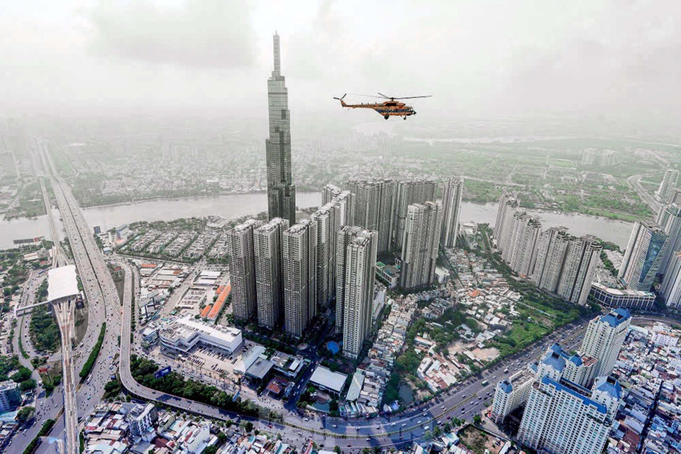 El edificio Landmark 81, ubicado en el complejo urbano de lujo Vinhomes Central Park, es actualmente el rascacielos más alto de Ciudad Ho Chi Minh. Foto: Hong Dat – VNA