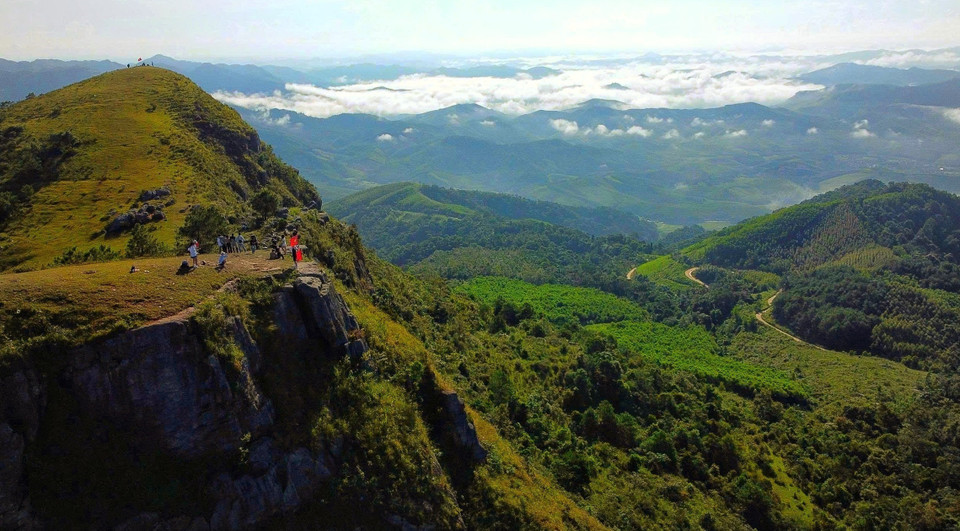 Ubicada a más de 1.000 metros sobre el nivel del mar, la meseta de Dong Cao, en la comuna de Van Sơn, es conocida como la “pequeña Sa Pa”. Foto: Danh Lam – VNA