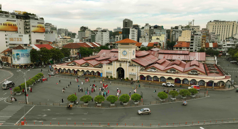 El mercado Ben Thanh en el distrito 1. Foto: Vu Sinh - VNA