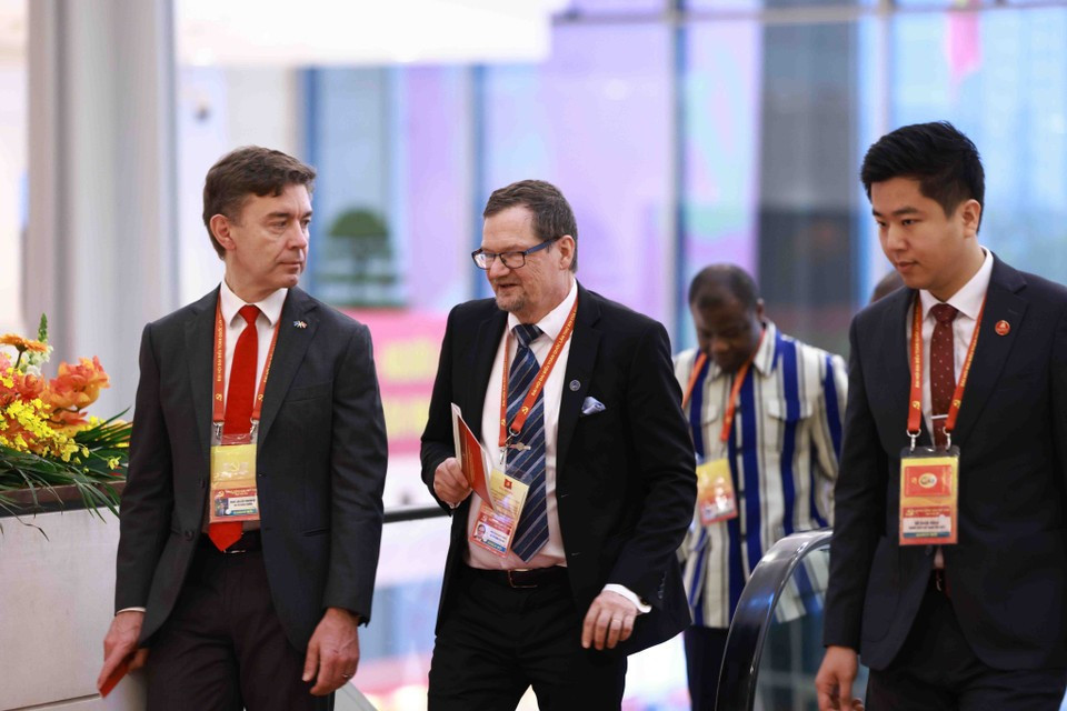 Delegados internacionales llegan a la inauguración del XIV Congreso Nacionald del Partido Comunista de Vietnam. (Foto: VNA)