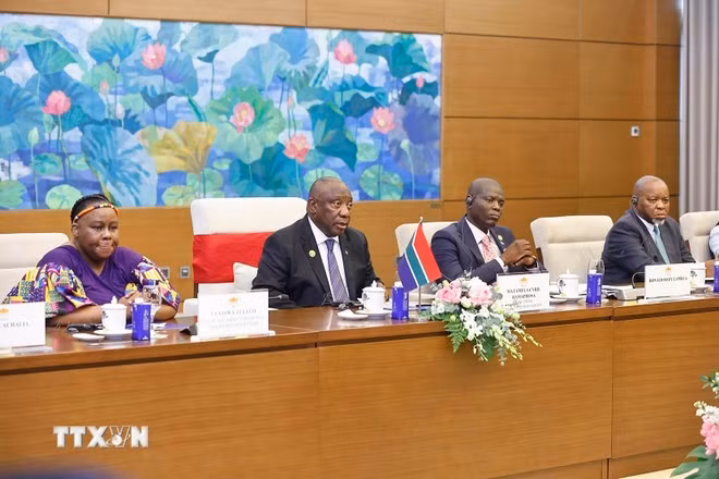 chu-tich-quoc-hoi-tran-thanh-man-hoi-kien-tong-thong-cong-hoa-nam-phi-matamela-cyril-ramaphosa-6.jpg