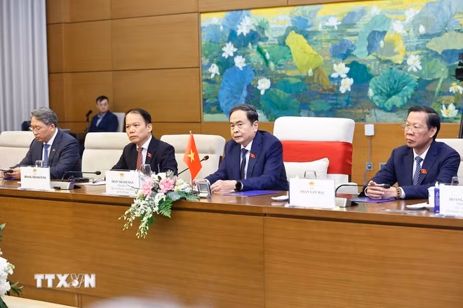 chu-tich-quoc-hoi-tran-thanh-man-hoi-kien-tong-thong-cong-hoa-nam-phi-matamela-cyril-ramaphosa-4.jpg