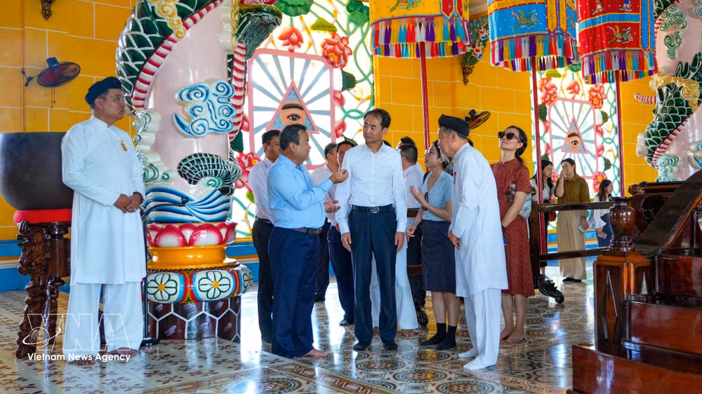 vnanet-potal-dai-su-trung-quoc-tham-tay-ninh-thuc-day-giao-luu-hop-tac-8974100.jpg