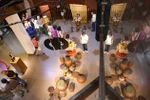 Las exposiciones y exhibiciones en el festival de diseño creativo siempre son actividades atractivas para los visitantes. (Fuente: VNA)