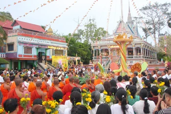 El pueblo Khmer en Vietnam celebra el festival de año nuevo Chol Chnam Thmay