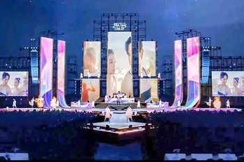 Perspectiva del escenario del festival de música "Nha Trang Say Hi" (Fuente: Comité organizador)