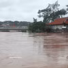 El nivel del agua del río Ky Cung (provincia de Lang Son) superó el nivel de alerta III en la mañana del 23 de agosto de 2026. (Fuente: VNA)