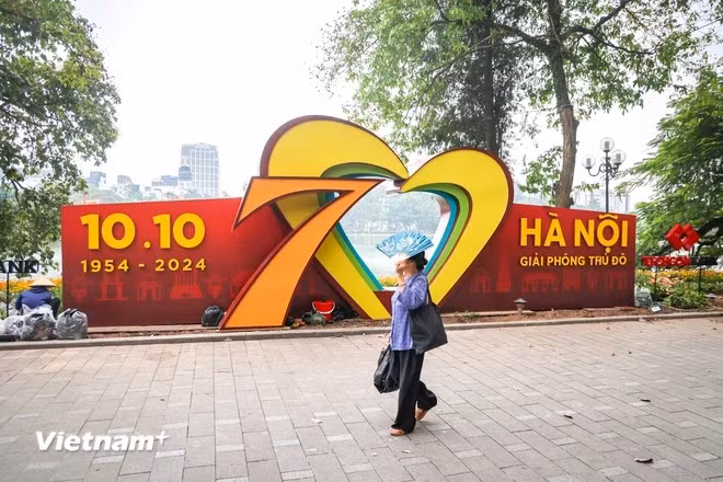El 70 aniversario de la liberación de la capital es una oportunidad para que todos recuerden la gloriosa historia y el desarrollo de Hanoi. (Foto: Vietnam+)