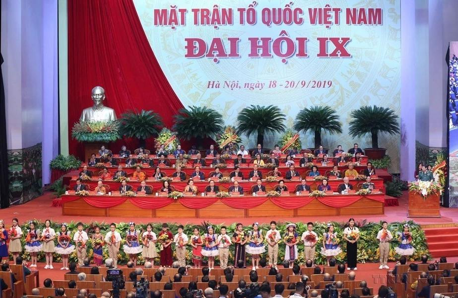 Se lleva a cabo en el Centro Nacional de Convenciones de Hanoi la ceremonia de apertura del IX Congreso Nacional del Frente de la Patria de Vietnam para el período 2019-2024. (Foto: VNA)