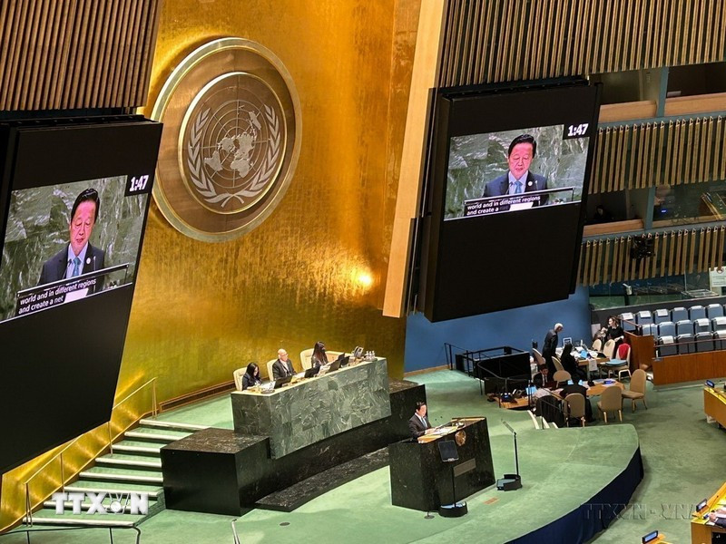 El viceprimer ministro Tran Hong Ha intervino en la sesión plenaria de la Cumbre de las Naciones Unidas sobre Recursos Hídricos de 2023, celebrada por primera vez tras 46 años en Nueva York, el 22 de marzo de 2023. (Foto: VNA)