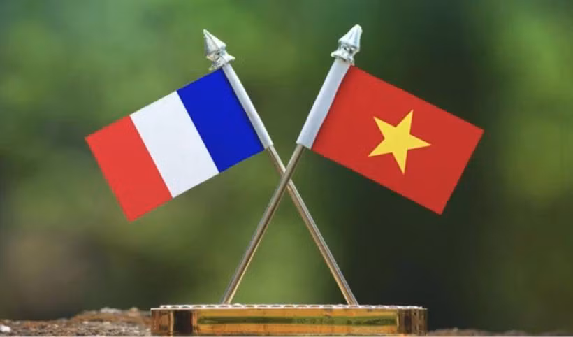Vietnam felicita a Francia por su Día Nacional
