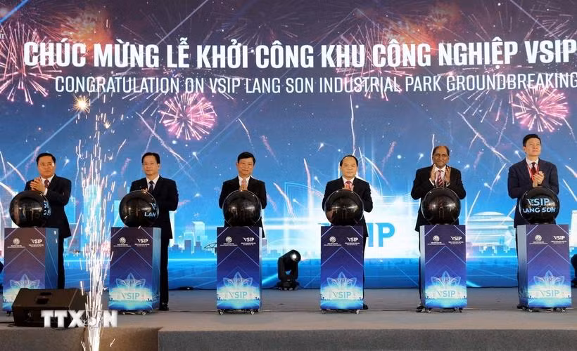 En la ceremonia de inicio de cosntrucción del parque industrial Vietnam-Singapur (VSIP) en Lang Son (Fuente: VNA)