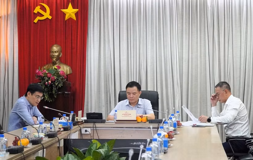 El director general de Petrovietnam, Le Ngoc Son, preside la reunión (Fuente: pvn.vn)