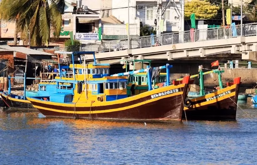 Los barcos pesqueros de la provincia de Binh Thuan (Fuente: VNA)
