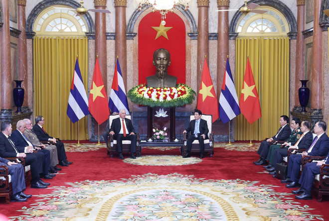 En el encuentro entre el presidente de Vietnam, Luong Cuong, y el primer secretario del Comité Central del Partido Comunista de Cuba y presidente de la nación caribeña, Miguel Díaz-Canel Bermúdez. (Fuente: VNA) lcuong.jpg