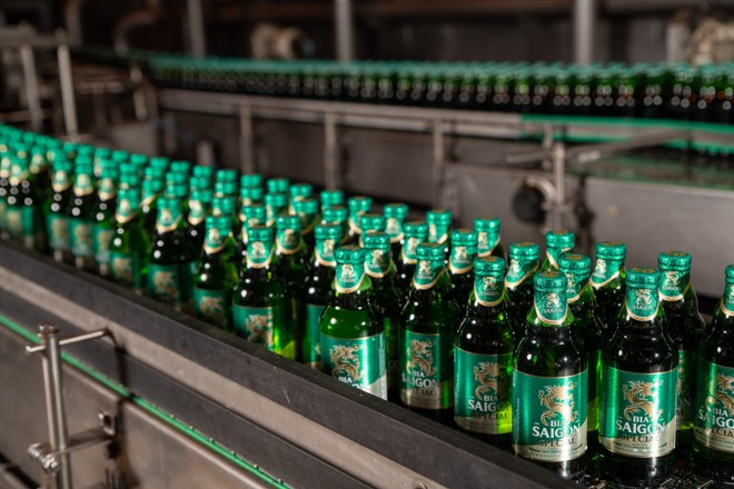 Línea de producción de cerveza Sabeco. (Fuente: VietnamPlus) 20191009-sabeco-corppr-00462-1.jpg
