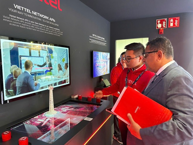 Transformación digital y transición verde para fortalecer competitividad del sector privado. (Fuente: VNA) viettel-mwc-3.jpg
