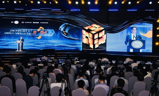 En el Foro de Transformación Digital del sector bancario 2024. (Fuente: VNA) dien-dan.jpg