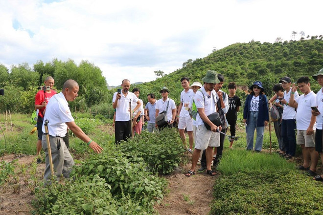 Los pobladores, arraigados a la agricultura, se esfuerzan por preservar su identidad cultural. (Fuente: VNA) du-lich.jpg