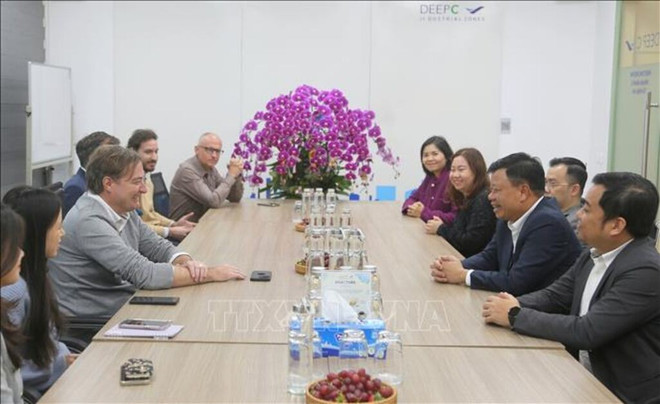 Empresarios valoran altamente el entorno inversionista en Hai Phong. (Fuente: VNA) ddep.jpg