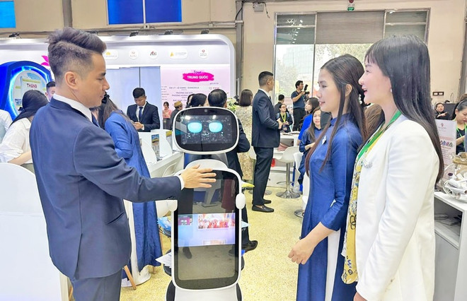 En la Feria Internacional de Turismo de Vietnam 2025. (Fuente: hanoimoi.vn) vitm.jpg