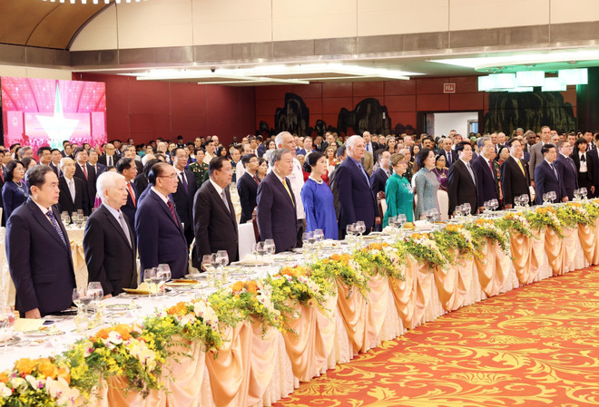 En el evento. (Fuente: VNA) tiec.jpg