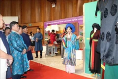 En el espacio expositivo de Ao Dai (Fuente: VNA)