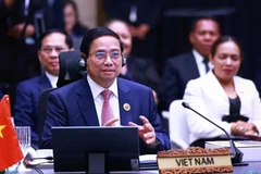 El primer ministro vietnamita, Pham Minh Chinh, interviene en la sesión plenaria de la 46.ª Cumbre de la ASEAN en Kuala Lumpur, Malasia. (Foto: VNA)