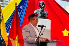 Nahum Fernández, miembro del Buró Político y vicepresidente del PSUV a cargo de la movilización popular, habla en el evento. (Foto: VNA)