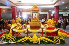 El área que alberga las reliquias de Buda en la Pagoda Quan Su de Hanoi está solemnemente decorada, creando una atmósfera sagrada y tranquila. (Foto: Vietnam+)
