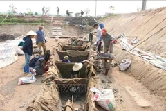 Cada barco tiene 16 metros de largo y entre 1,95 y 2 metros de ancho: dimensiones imponentes que lo convierten en un tipo único en la historia de la arqueología vietnamita. (Foto: VNA)