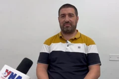 Los votantes vietnamitas emiten sus votos (Foto: VNA)