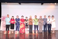 Los Cónsules Generales de los países de la ASEAN, representantes del gobierno local y líderes de la Unión de Organizaciones de Amistad de Ciudad Ho Chi Minh expresaron la solidaridad de la ASEAN. (Fuente: VNA)