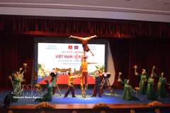 Una representación artística en la Semana de la Cultura Vietnamita en Camboya en 2026. (Foto: VNA)