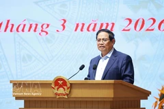 El primer ministro de Vietnam, Pham Minh Chinh, preside la segunda sesión del año del Comité directivo del Gobierno para el desarrollo de la ciencia, la tecnología, la innovación, la transformación digital y el Proyecto 06. (Foto: VNA)