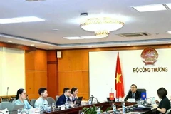 El viceministro de Industria y Comercio, Nguyen Hoang Long, afirmó que Vietnam apoya la postura de la ASEAN de desarrollar un enfoque estratégico integral, flexible y práctico para fortalecer la autonomía económica intrabloque. (Foto: Ministerio de Industria y Comercio)