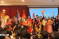 La Embajada de Vietnam en Francia organiza una ceremonia conmemorativa del 96º aniversario de la fundación del Partido Comunista de Vietnam (3 de febrero de 1930) (Foto: VNA)