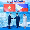 El presidente Ferdinand Romualdez Marcos Jr., recibe al primer ministro Le Minh Hung en la 48.ª Cumbre de la ASEAN. Foto: VNA